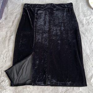 Velvet like Black Skirt with side split Size 1X Perfect for the holiday